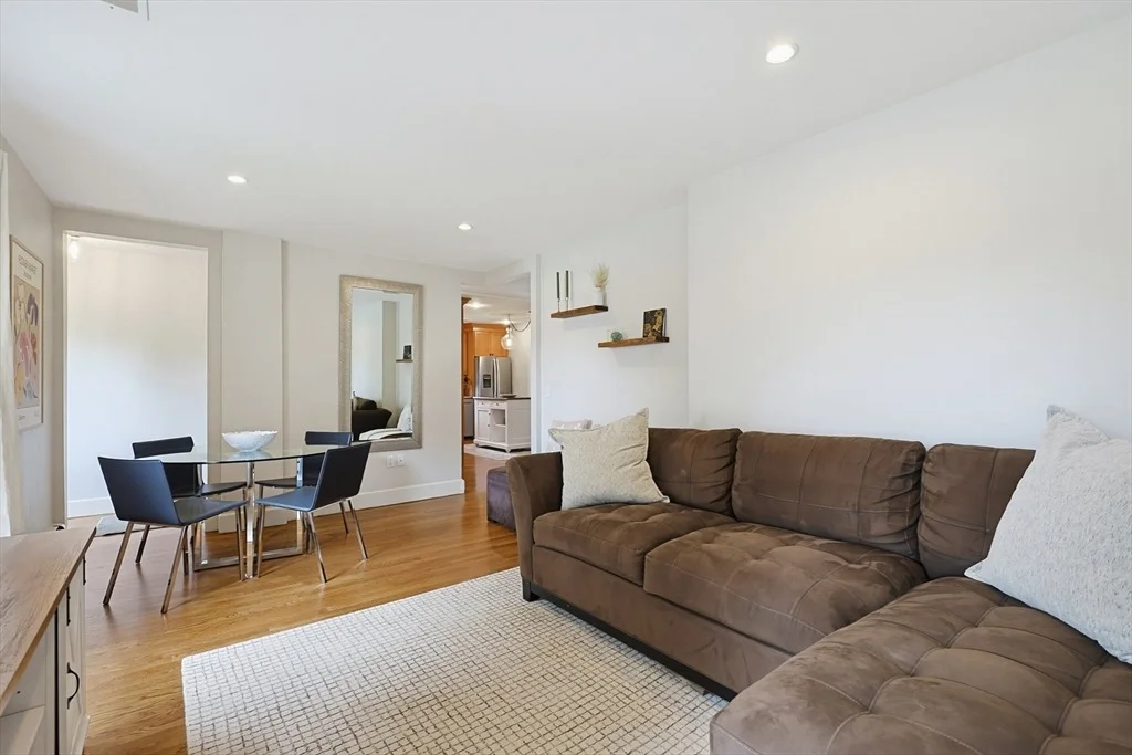 Photo of Unit 4 at 89 May St