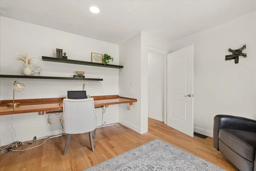 Photo of 8 Cardinal Cir