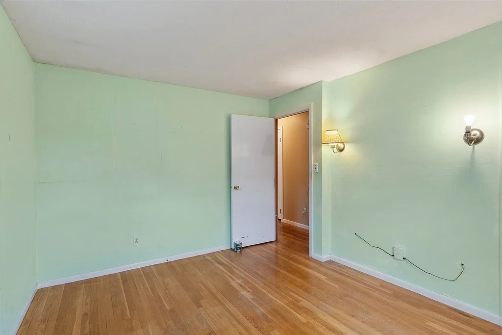 Photo of 927 Main St