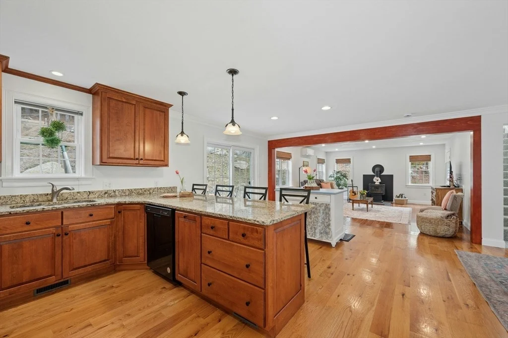 Photo of 171 Whitins Rd