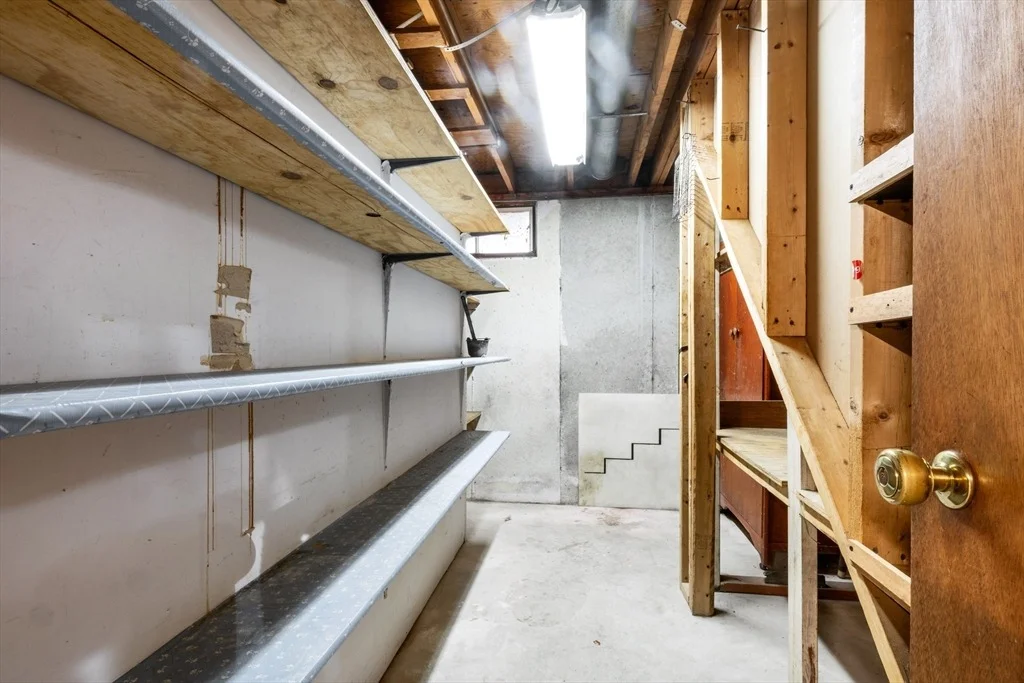 Photo of 820 Oak Grove Ave