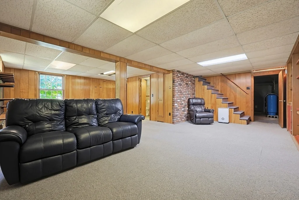 Photo of 281 Scott Rd