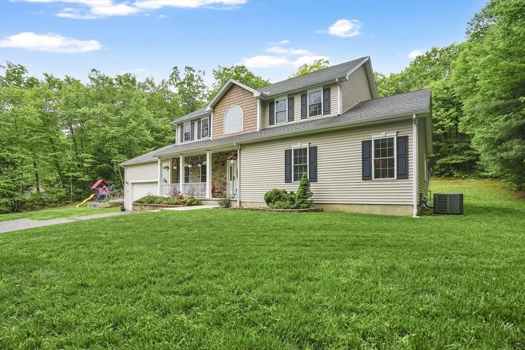 Photo of 32 Bissonnette Cir