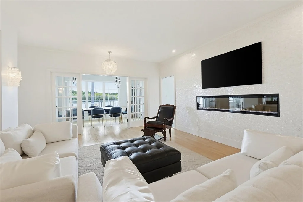 Photo of 922 Drift Rd