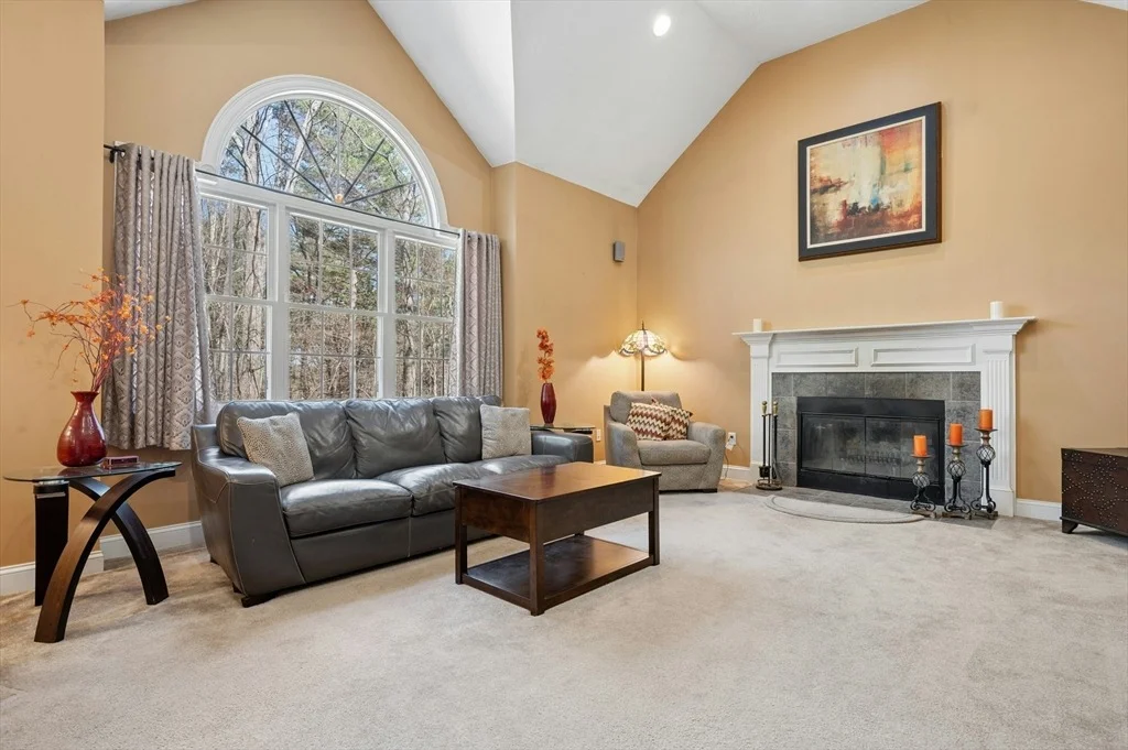 Photo of 320 Lincoln Circle