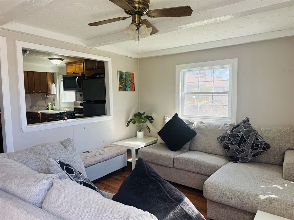 Photo of 936 Centre