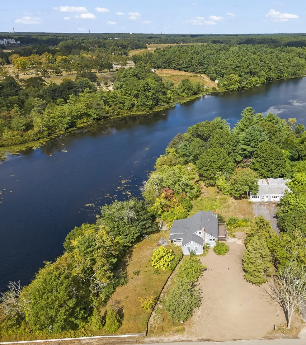 Photo of 2576 Cranberry Hwy