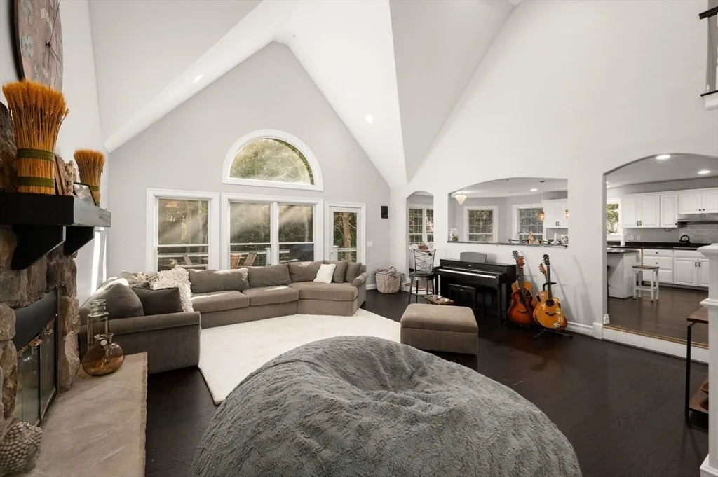 Photo of 27 Turtleback Rd