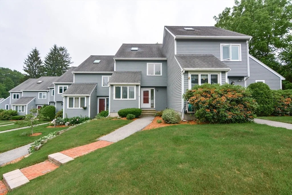 Photo of Unit 106 at 31 Blithewood Avenue
