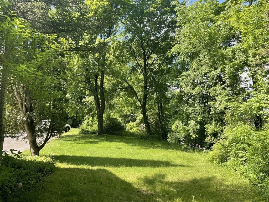 Photo of 51 Jeffrey Ln