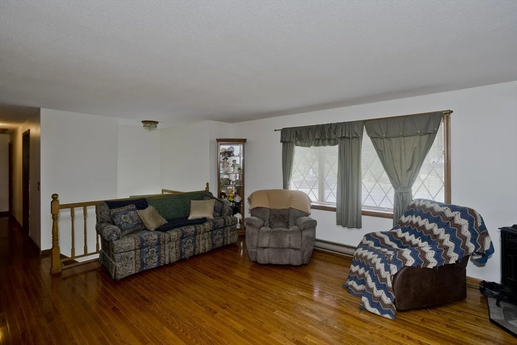 Photo of 597 Amherst Rd