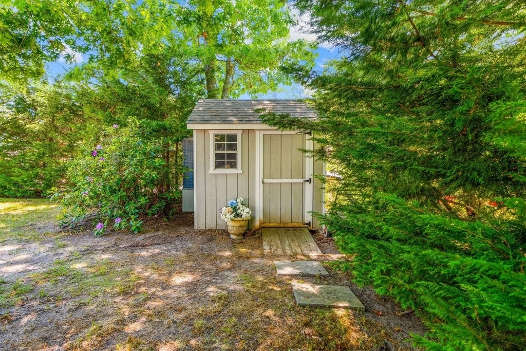 Photo of 157 Wading Place Rd