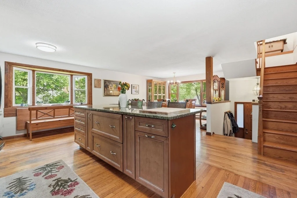 Photo of 189 Pondview Dr