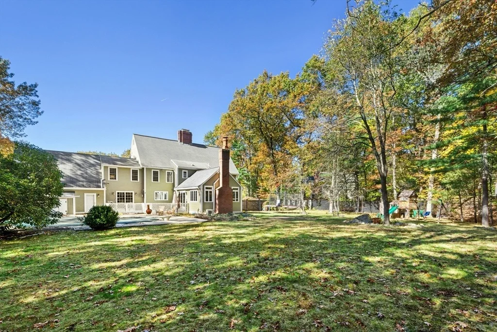 Photo of 266 Willowgate Rise