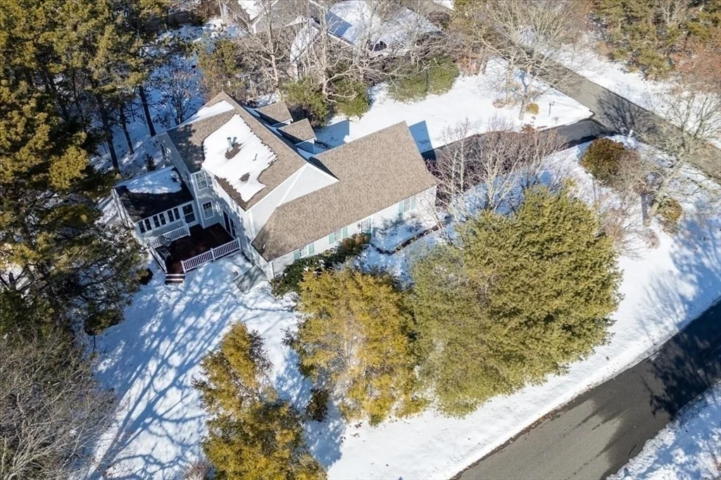 Photo of 12 Quashnet Woods Dr
