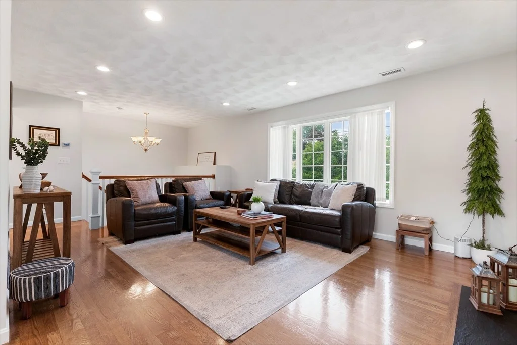 Photo of 34 Moffett Road