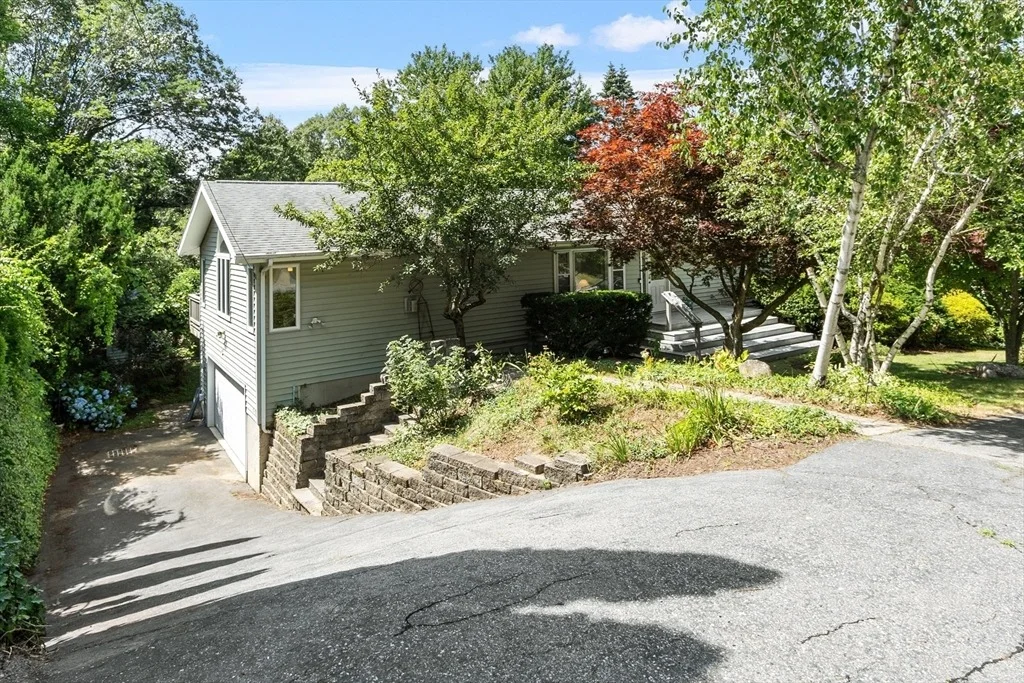 Photo of 26 Michigan Drive