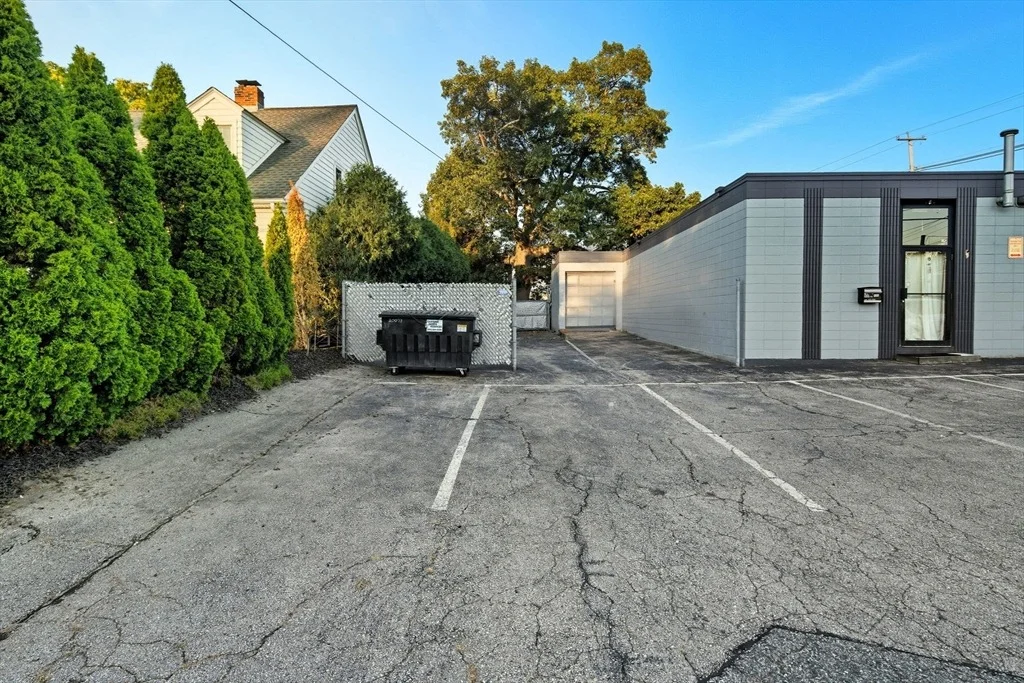 Photo of 1175 Post Road