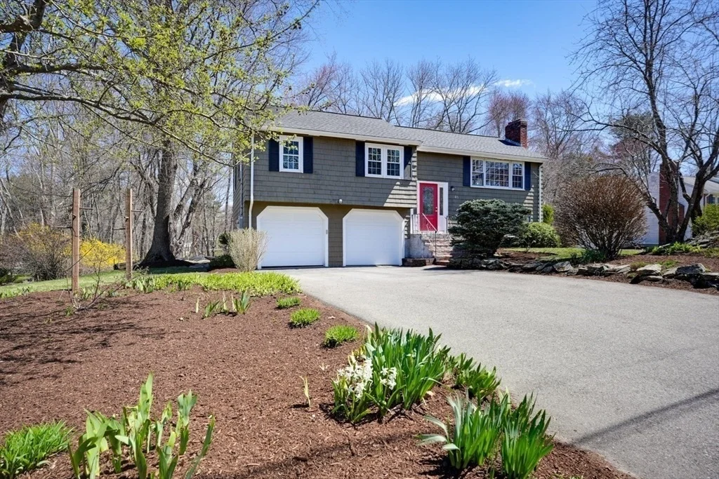 Photo of 48 Pinecrest Rd