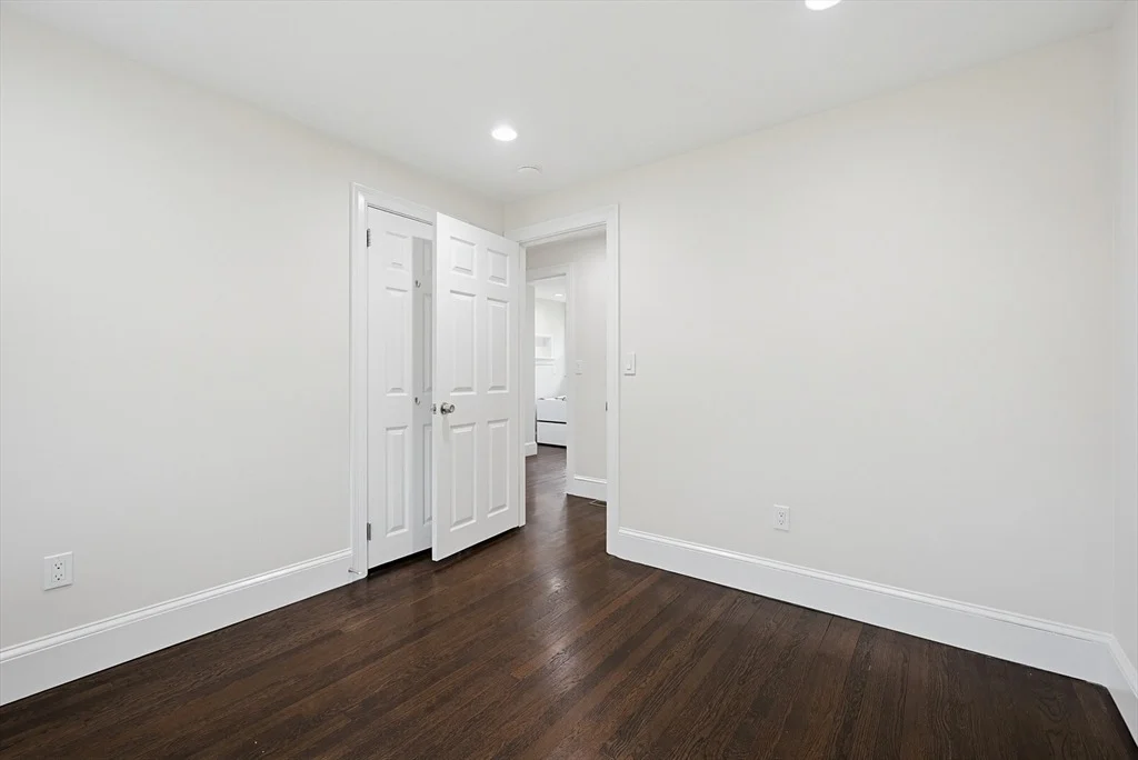 Photo of 20 Mulhall Dr