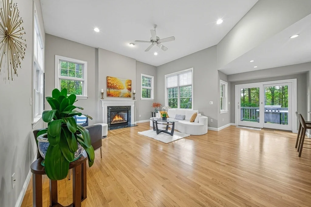 Photo of 6 Bittersweet Ln