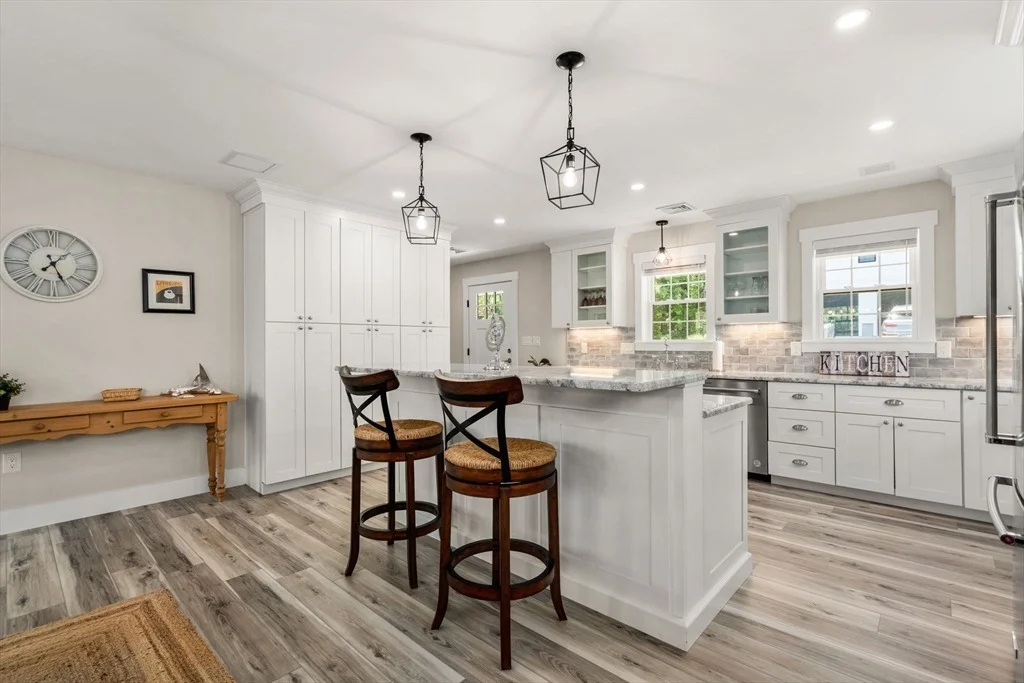 Photo of 44 Pine Point Rd