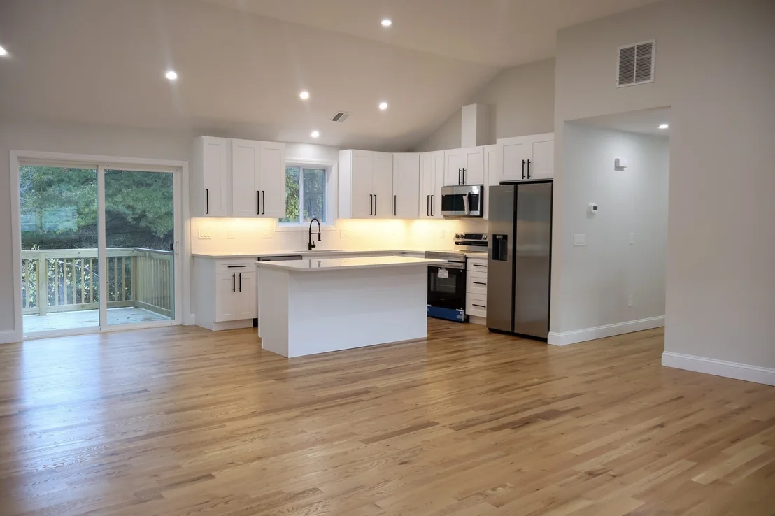 Photo of 190 Southbridge Rd