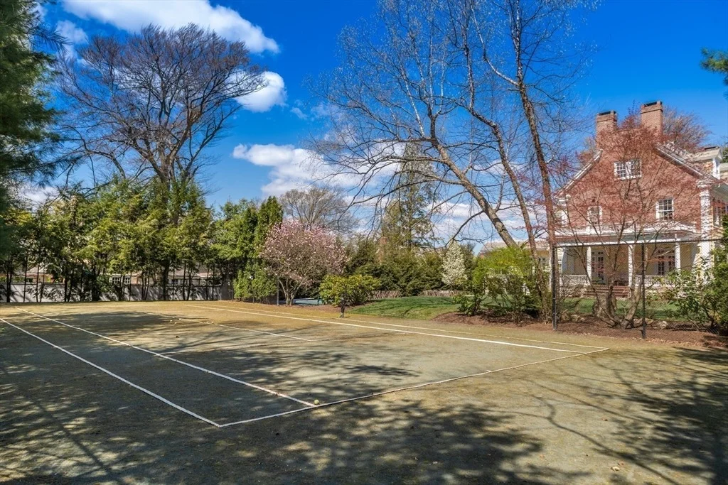 Photo of 355 Buckminster Road