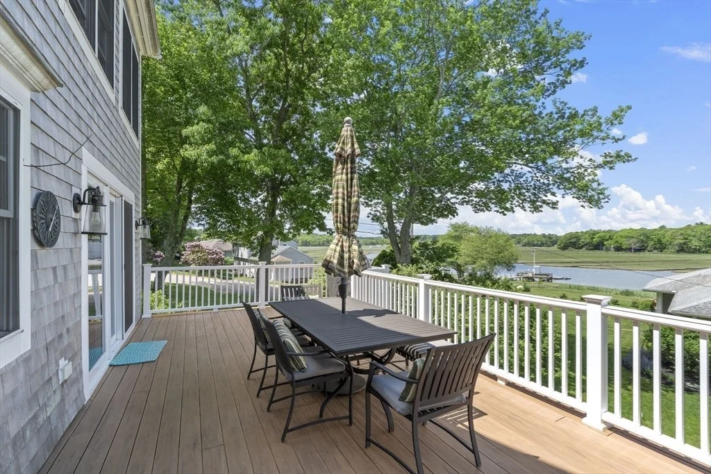 Photo of 102 Riverside Circle