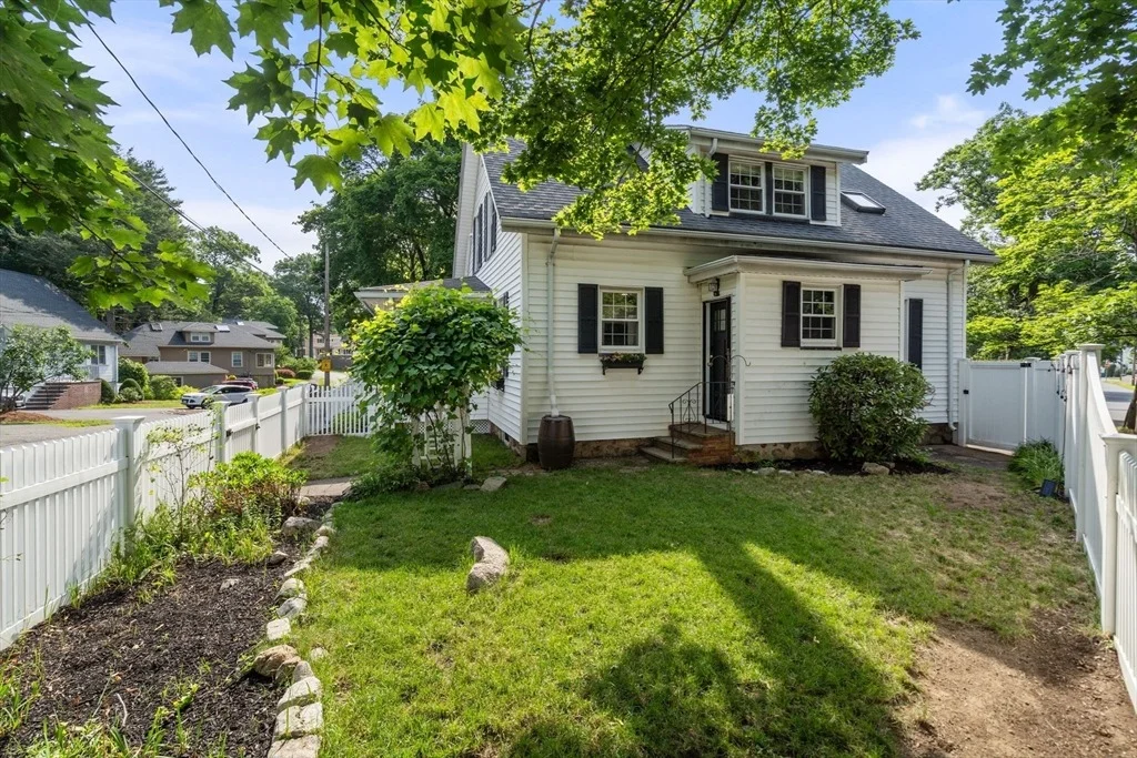 Photo of 32 Stocker Avenue