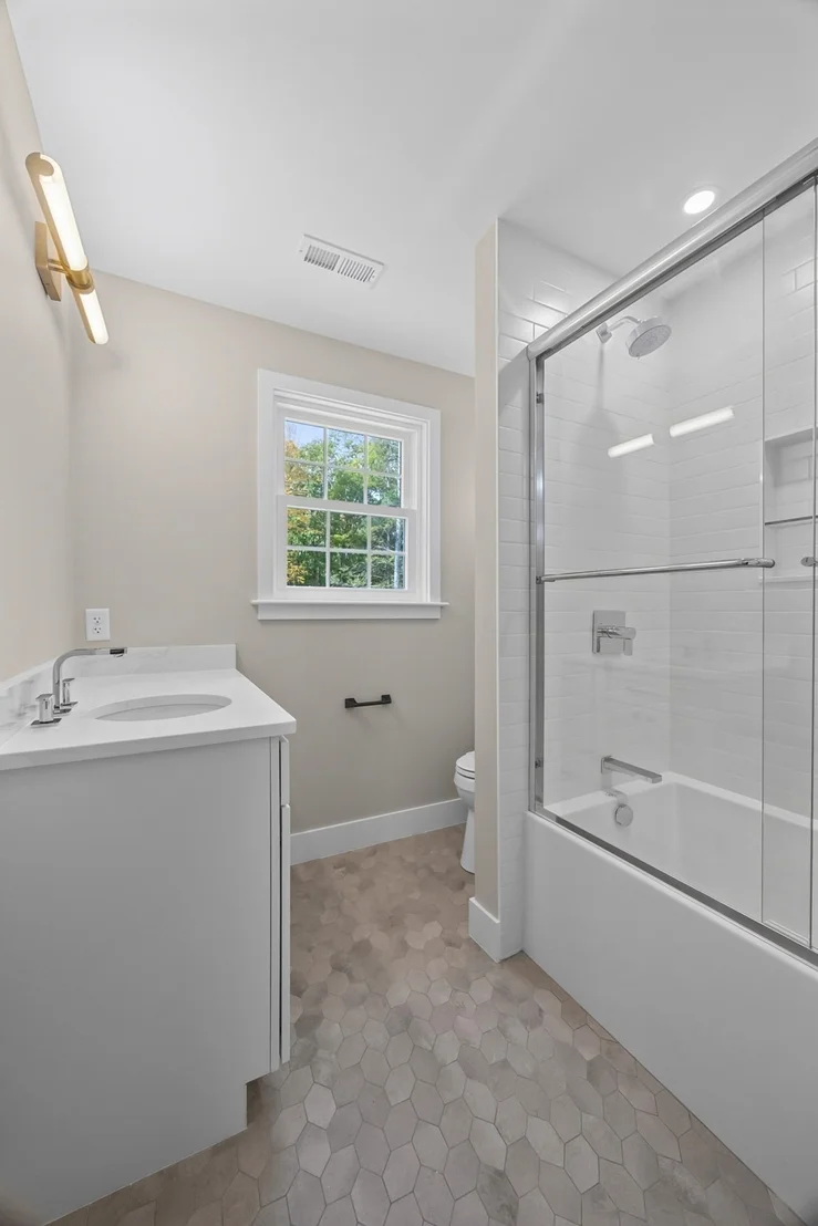 Photo of 128 Old Southbridge Road