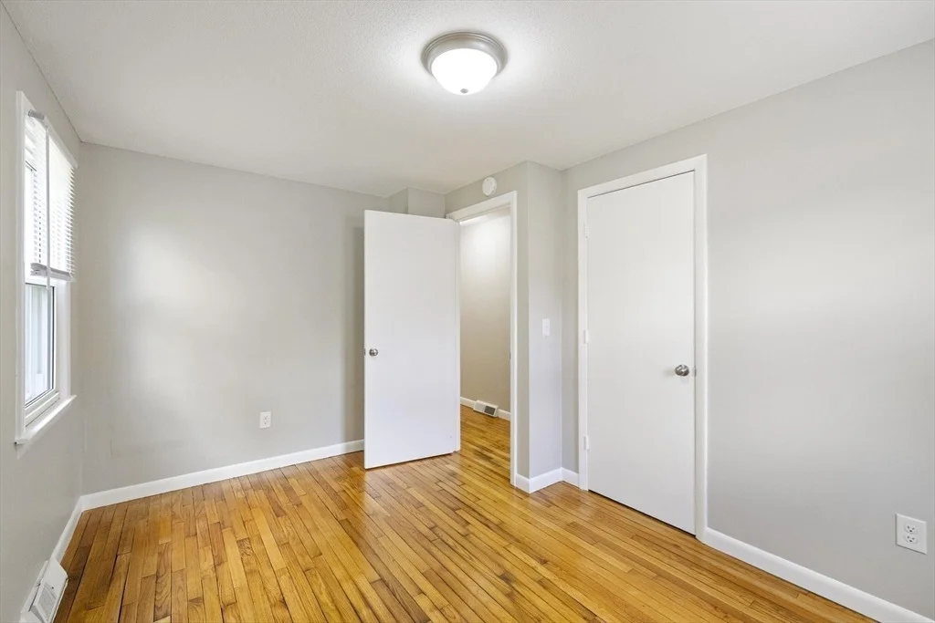 Photo of 28 Bog Hollow Rd