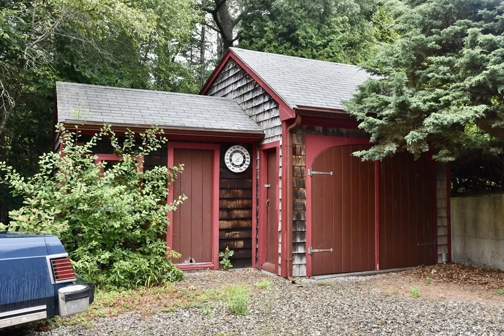 Photo of 1155 Main St