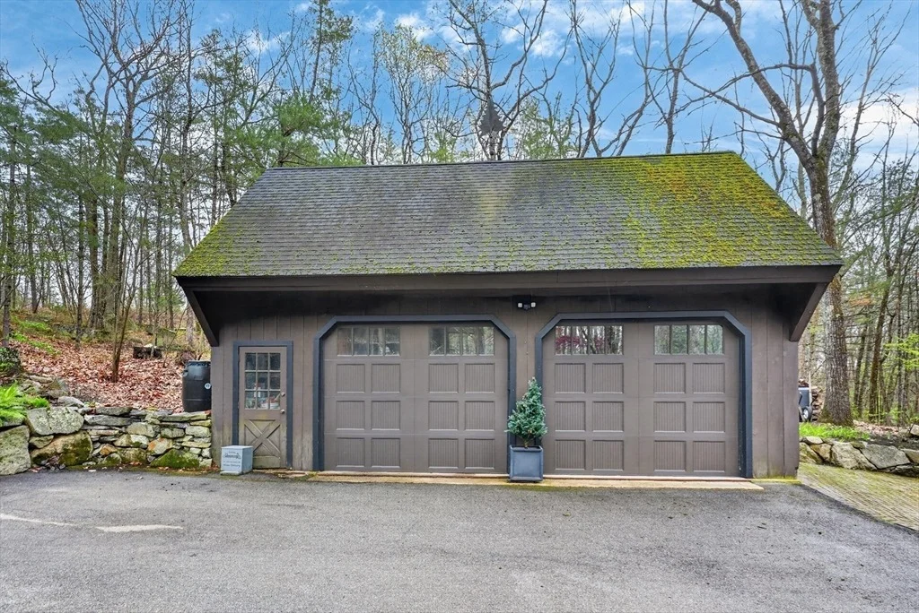 Photo of 10 Davis Rd