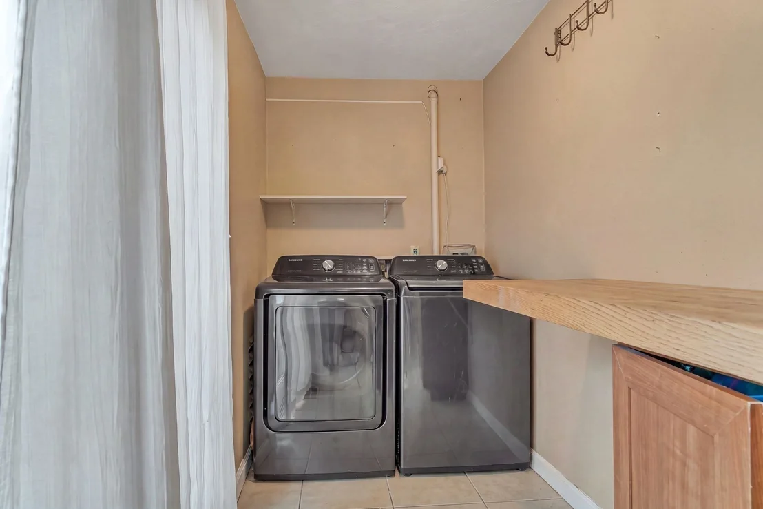 Photo of 25 Fuller Pl