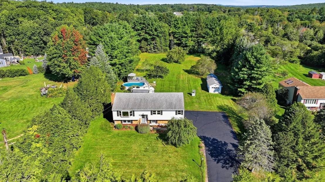 Photo of 2 Apple Tree Dr
