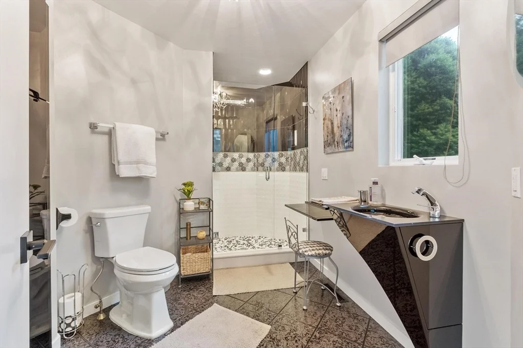 Photo of 60 Commonwealth Cir