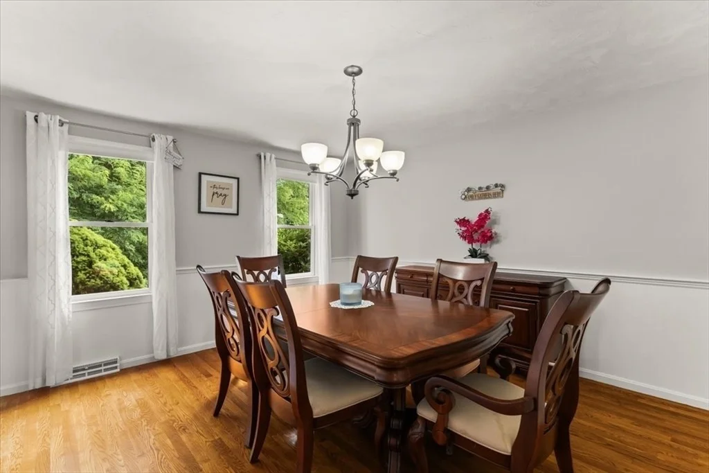 Photo of 15 Eileen Rd