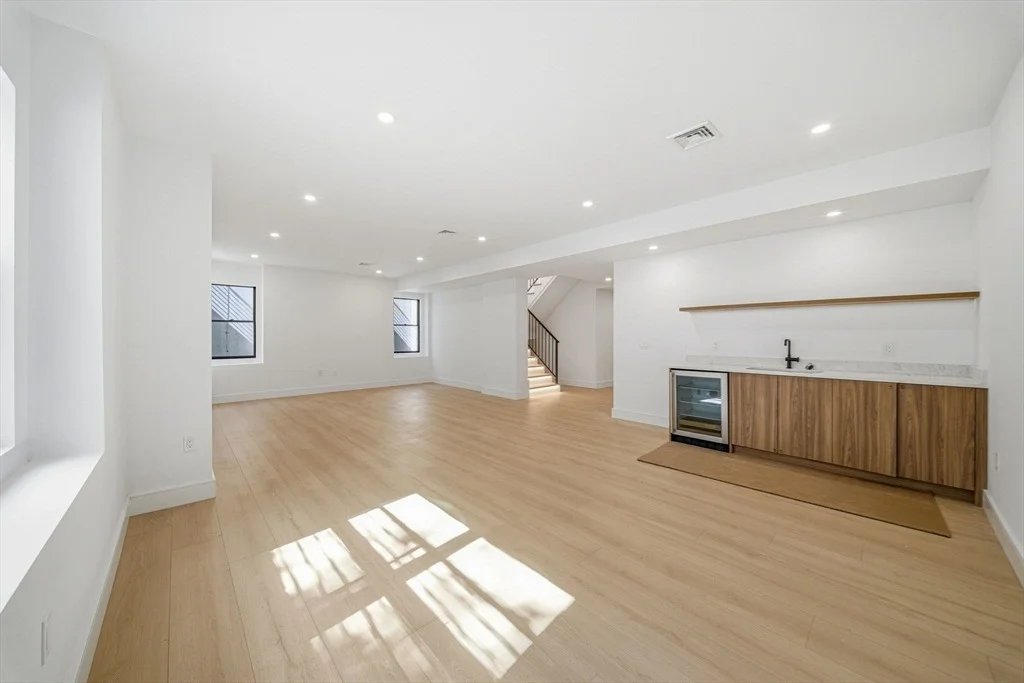 Photo of 28 Chandler