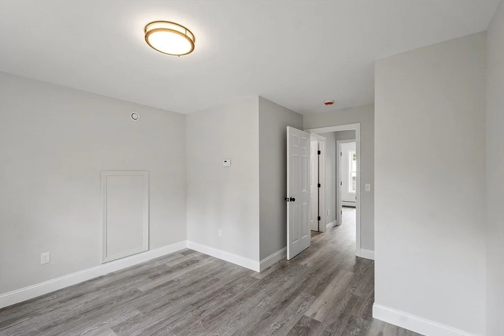 Photo of 572 Pleasant St