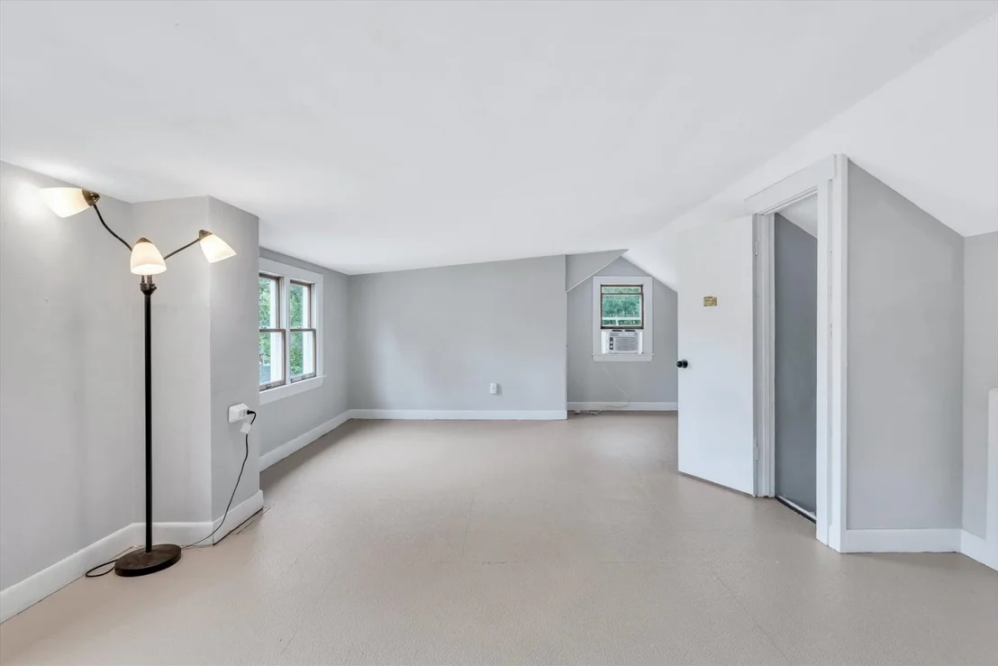 Photo of 7 Queens Bay Ln