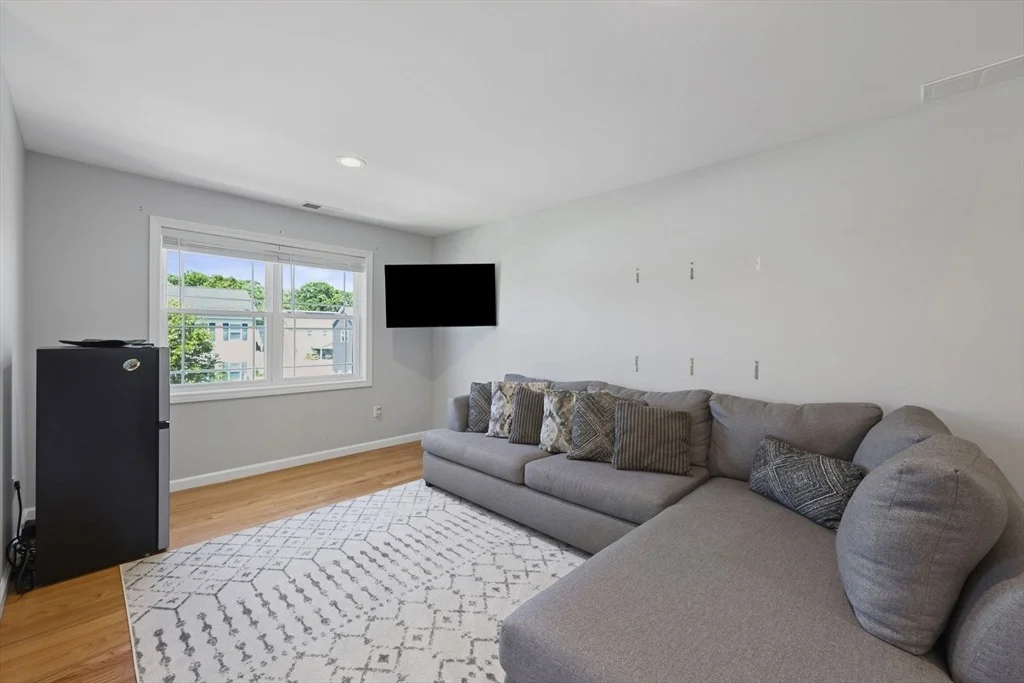 Photo of 51 Elaine Cir