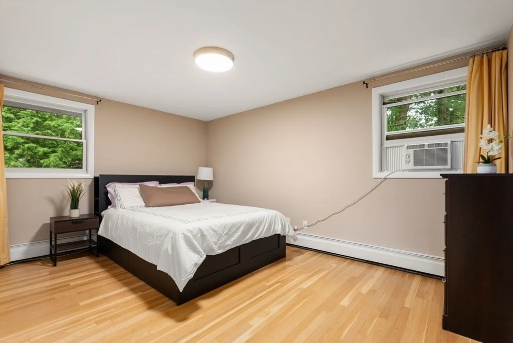 Photo of 25 Meadowbrook Road