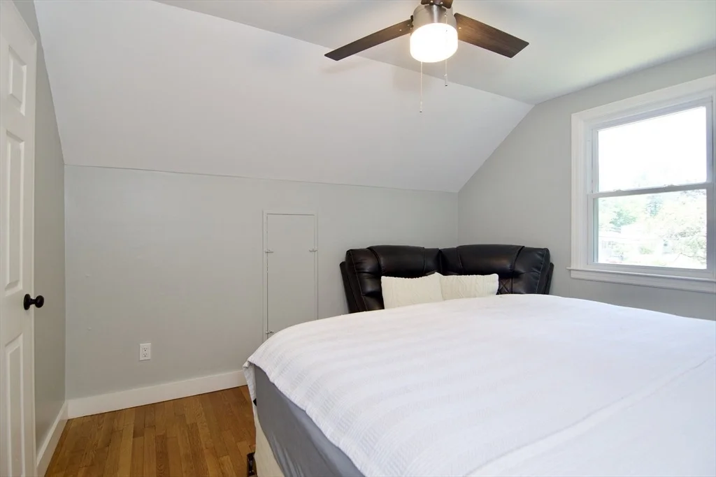 Photo of 48 Booth Rd