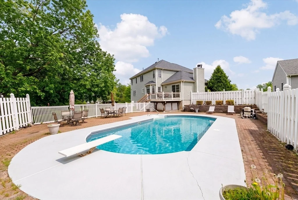 Photo of 8 Cardinal Cir