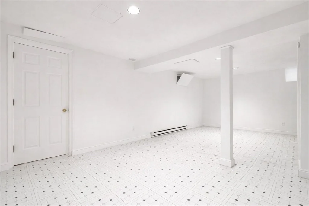 Photo of 55 Roosevelt Ave