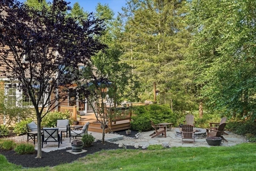 Photo of 2 Blackthorne Lane