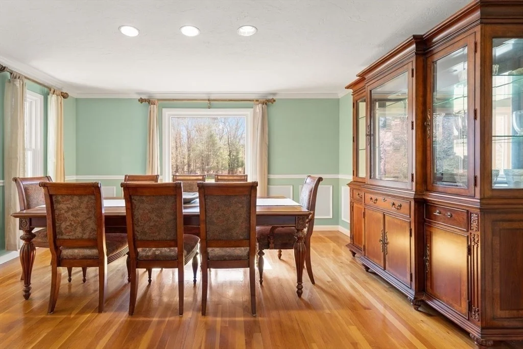 Photo of 17 Niantic Rd