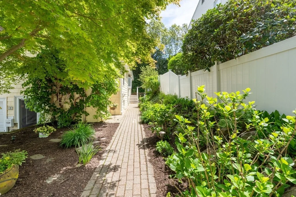 Photo of 12 Grandview Rd
