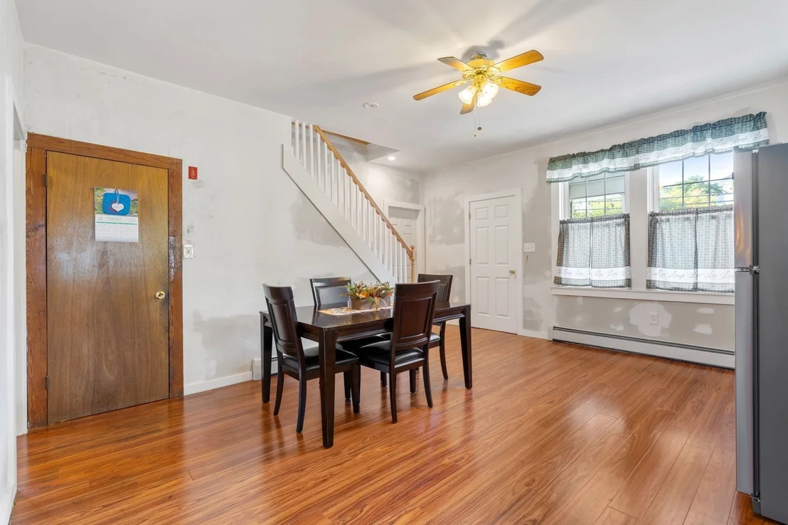 Photo of 134 Commonwealth Ave